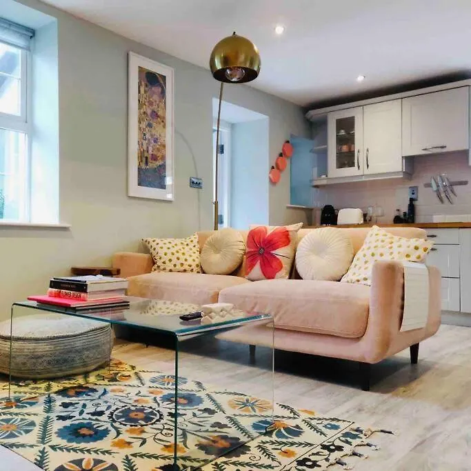 Quiet Countryside Retreat Daire Cork